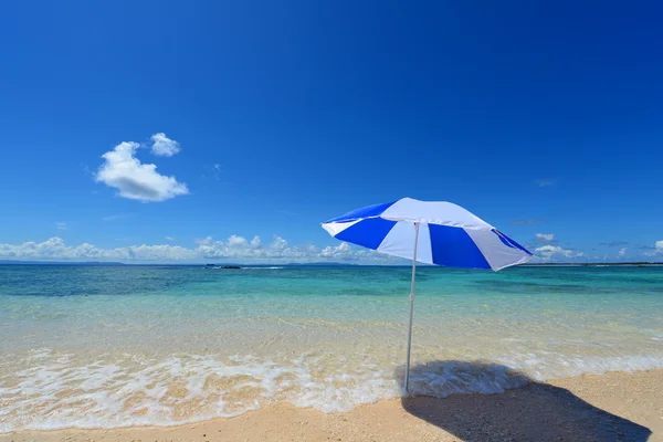 Hermosa playa en Okinawa — Foto de Stock