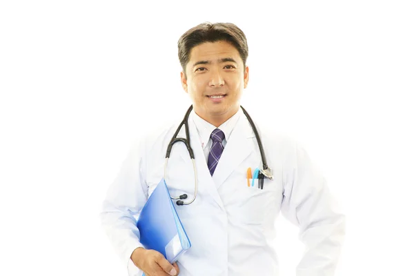 Gülümseyen Asya tıp doktoru — Stok fotoğraf
