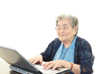 üst düzey Bayan bilgisayar sahiptir