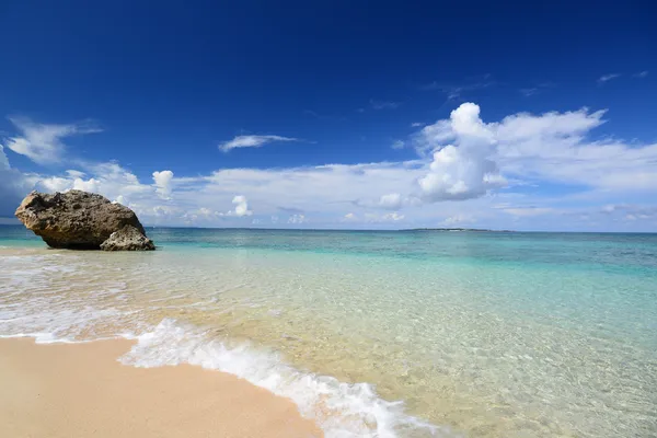 Okinawa güzel bir plaj — Stok fotoğraf