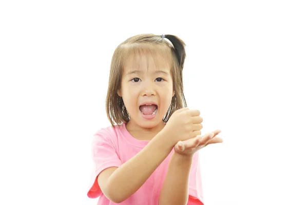 Gülen, şirin, küçük Asyalı kız — Stok fotoğraf