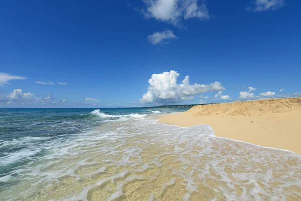 El mar azul y el cielo en Okinawa —  Fotos de Stock