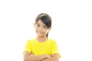 Asyalı kız gülümseyerek