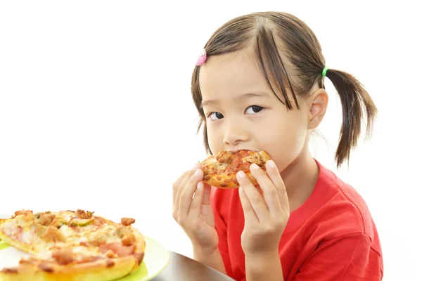 ピザを食べる子 — ストック写真