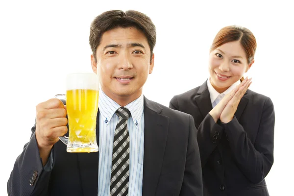 Mężczyzna pijący piwo — Zdjęcie stockowe