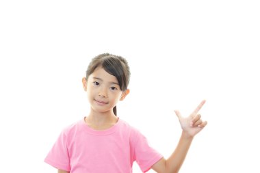 Asyalı kız gülümseyerek