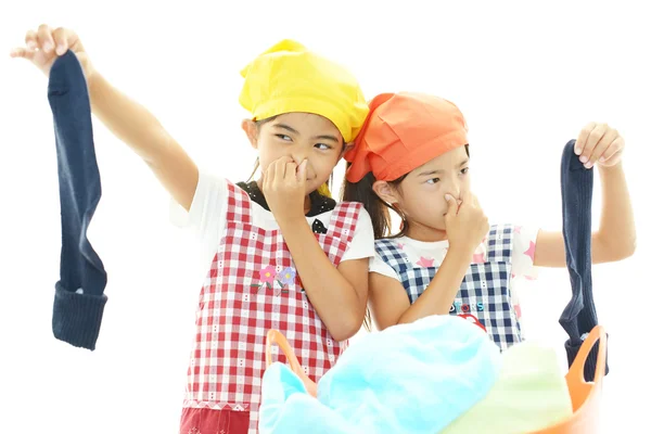 Niños frunciendo el ceño —  Fotos de Stock