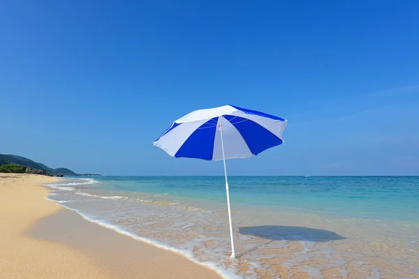 Traumhafter Strand im Sommer — Stockfoto