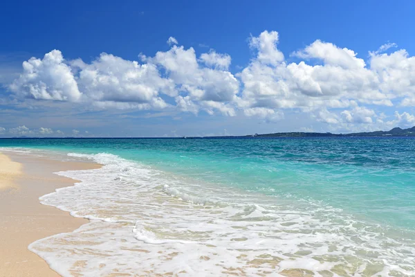 Summer sky and beautiful beach of Okinawa — Stock Photo, Image