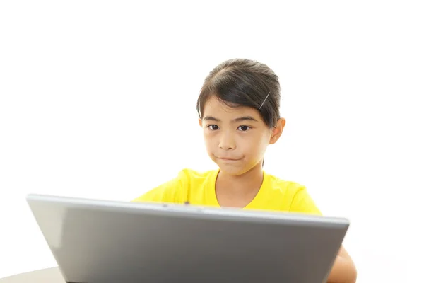 Menina com notebook — Fotografia de Stock