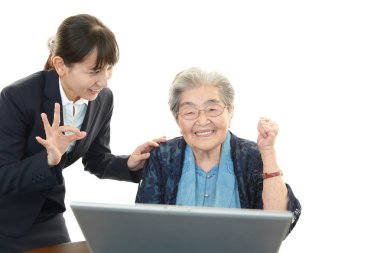 üst düzey Bayan bilgisayar sahiptir