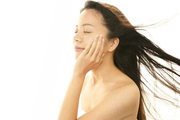 Young woman with beautiful hair — Stock Photo, Image