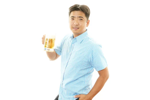 Homem a beber cerveja — Fotografia de Stock