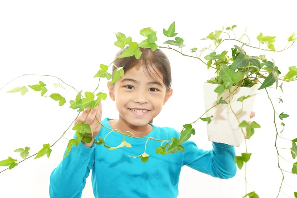 Lächelnde asiatische Mädchen — Stockfoto