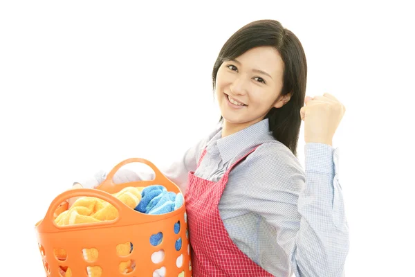 Lächelnde Hausfrau — Stockfoto