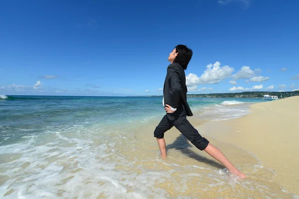 Man on the beautiful beach — Stock Photo, Image