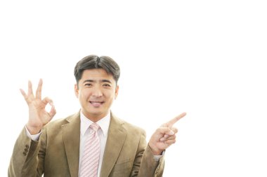 Asya işadamı gülümseyen