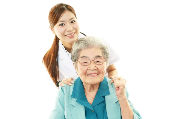 Mujer vieja sonriente — Foto de Stock