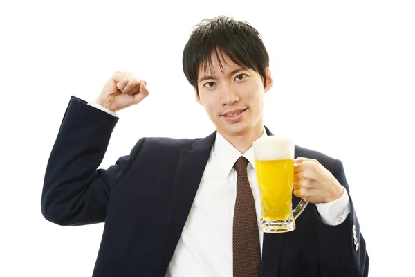 Homme avec verre à bière — Photo