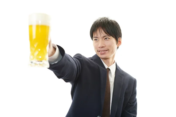 ビールを飲む男 — ストック写真