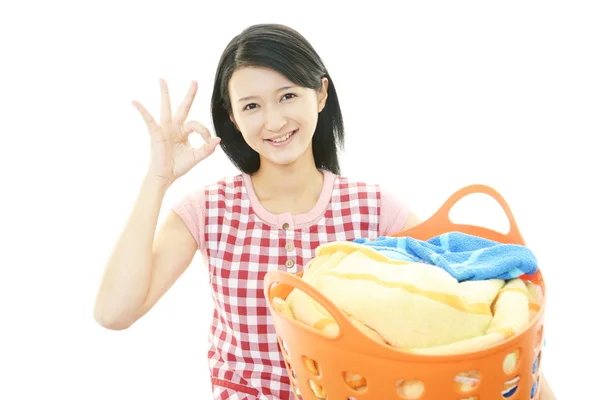 Sorrindo dona de casa — Fotografia de Stock