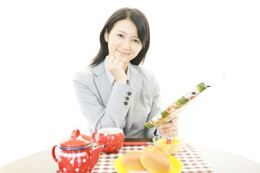 iş kadını having kahvaltı