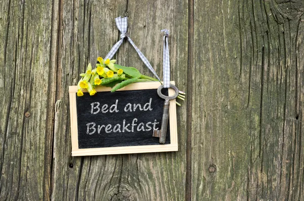 Cama e pequeno-almoço — Fotografia de Stock