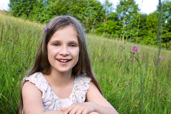 Smiling girl — Stock Photo, Image