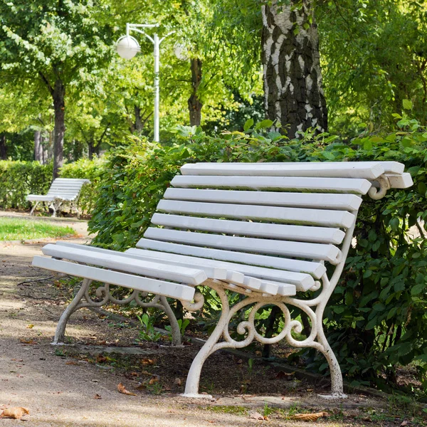 Wooden bench — Stock Photo, Image