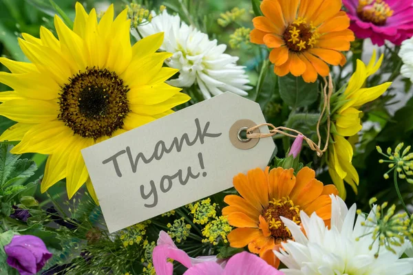 Kleurrijk Boeket Van Zomerbloemen Met Kaart Engelse Tekst Dank — Stockfoto