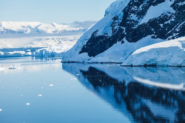 Garrotes de hielo —  Fotos de Stock