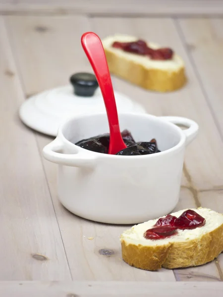 Baquette with jam — Stock Photo, Image