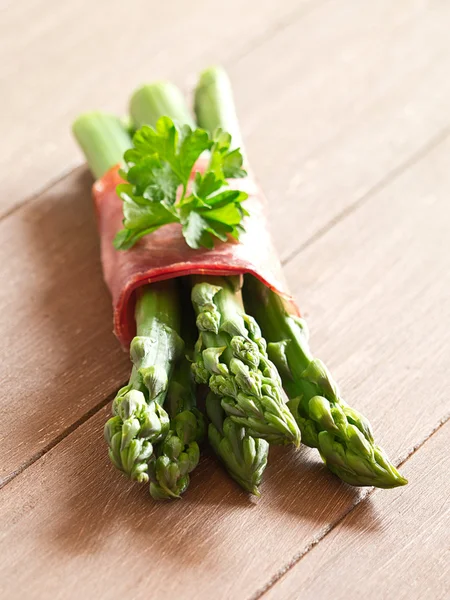 Asparagus with ham — Stock Photo, Image