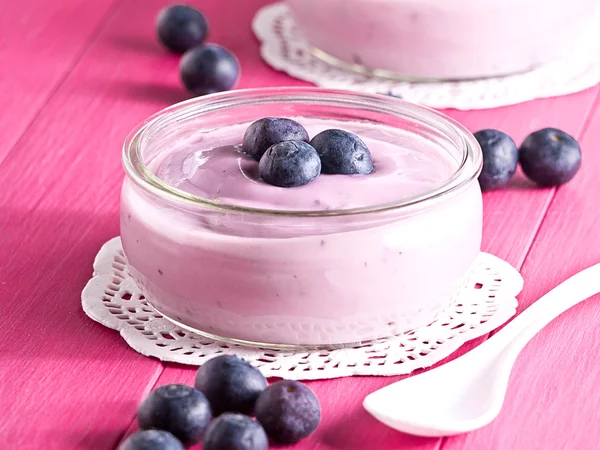 Yoghurt med huckleberries o — Stockfoto