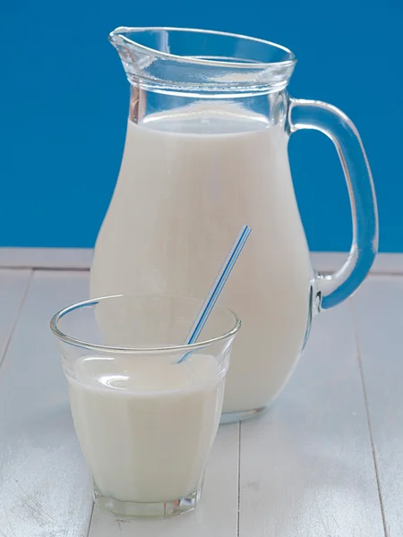 Ein Krug Milch — Stockfoto