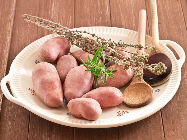 Patatas crudas — Foto de Stock