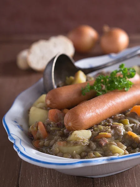 扁豆汤和香肠 — 图库照片