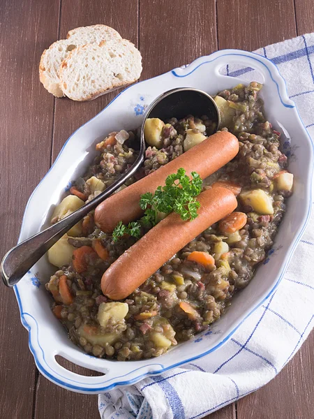 Linsensuppe mit Würstchen — Stockfoto