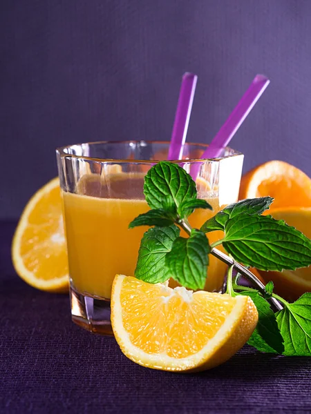 Jus d'orange fraîchement pressé — Photo