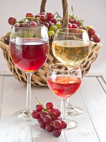 Vino in bicchieri — Foto Stock