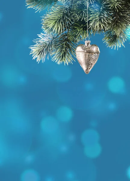 Ornamenti Natalizi Cuore Vetro Metallo Bauble Sotto Albero Natale Felice — Foto Stock