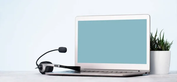 İş. Ofisteki vokal telefonu kapat.