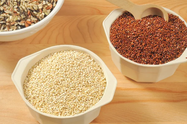 Quinoa and rice — Stock Photo, Image