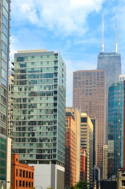 şehrin yukarısındaki Hancock