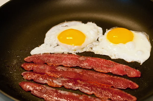 Huevos y tocino — Foto de Stock