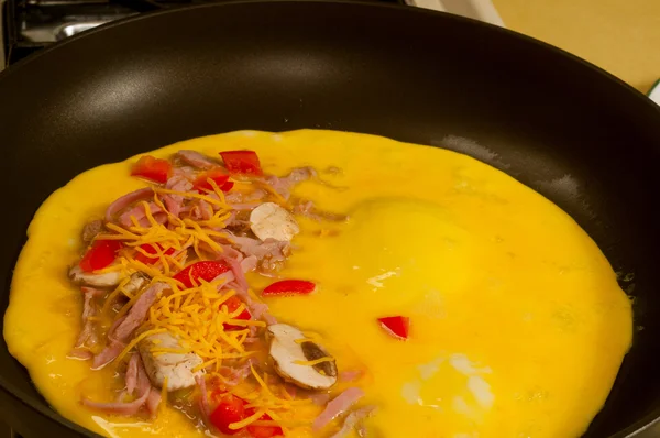 Omelet cooking — Fotografie, imagine de stoc