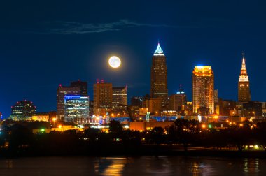 Ayın yükselişine cleveland üzerinde