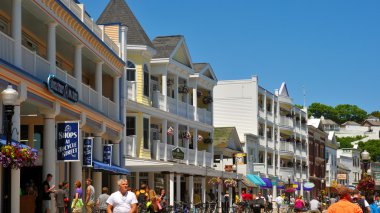 ana cadde mackinac 
