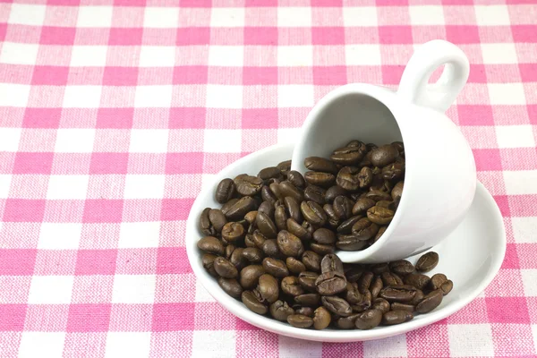 咖啡杯和咖啡豆 — 图库照片