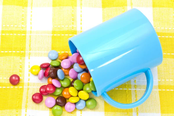 Cioccolato colorato e tazza — Foto Stock